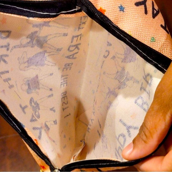 🎄 Christmas Sale 🎄 New! SWIFTIE Makeup Bag Merch with Lanyard Pearl Strap - Picture 8 of 10